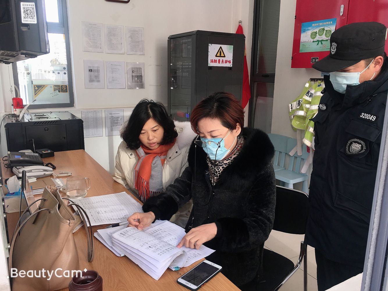 【幼教督学】 疫情当前严检查 筑牢健康防线墙_html_465834b.jpg