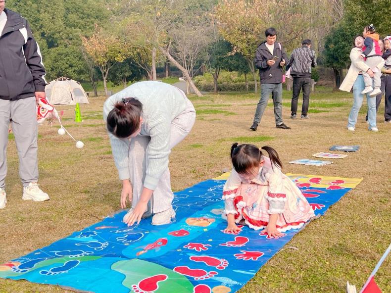 绘本节 亲子运动会 新闻稿 _html_58396c27.jpg