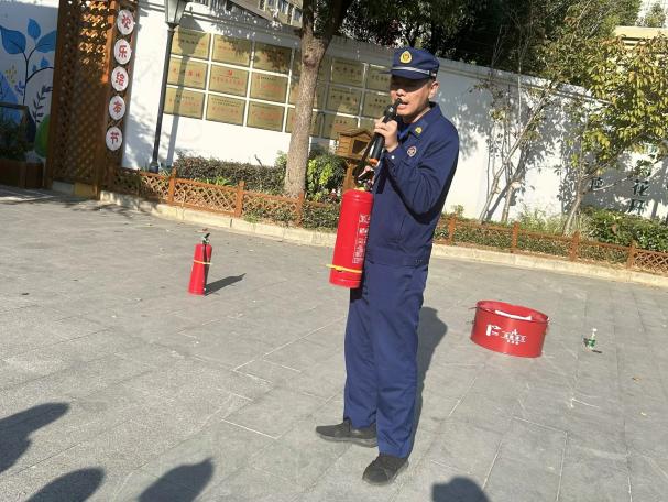 消防演习报道2024.11_html_m49ab4bf2.jpg