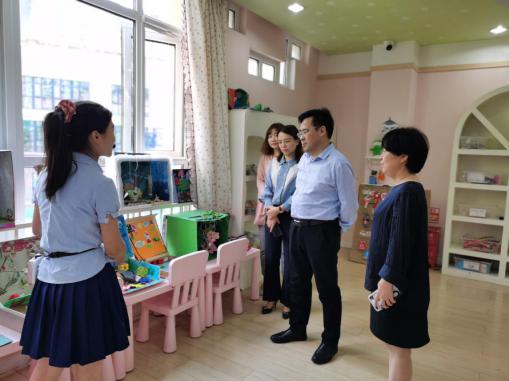 （生命迈幼·特色课程）科研兴校 助推发展(1)(4)_html_349e1371.jpg