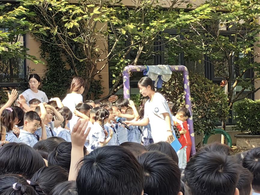 【生命迈幼 安全第一】守护“视”界 “睛”彩童年——迈幼一园爱眼日活动_html_1d7ae462.jpg