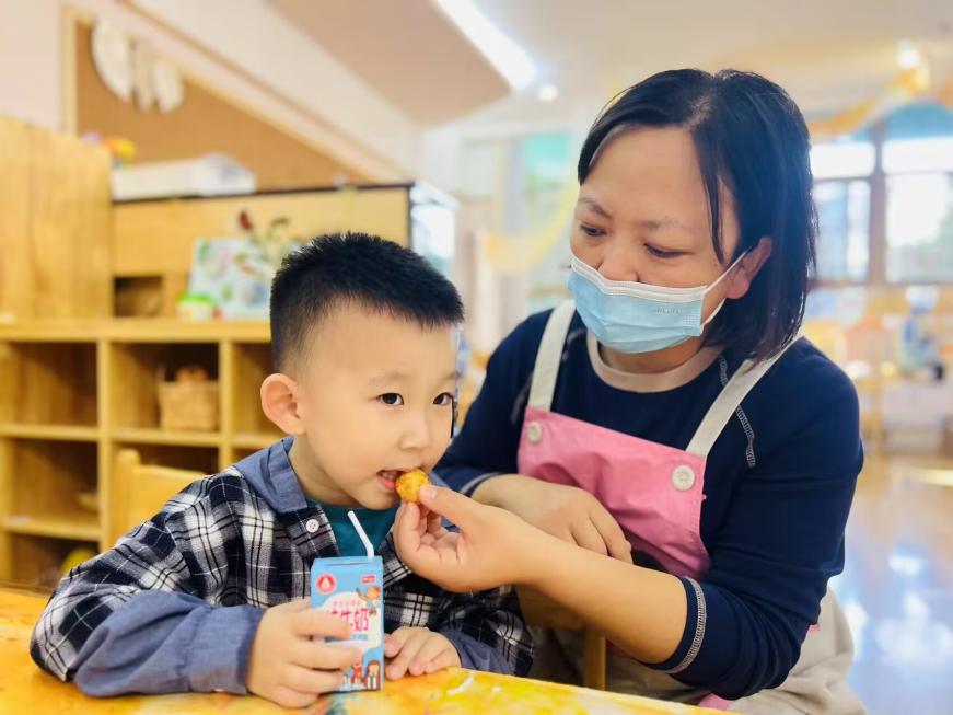 2023.10.31伍乐云【生命迈幼&middot;师德建设】迈幼瑜憬湾分园10月师德标兵系列推送_html_795c62ac.jpg