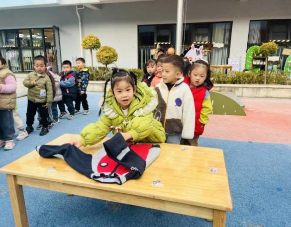 8.【生命迈幼&middot;卫生保健】生活小能手 自理我最棒--幼儿自理能力评比_html_m4cf2014.jpg