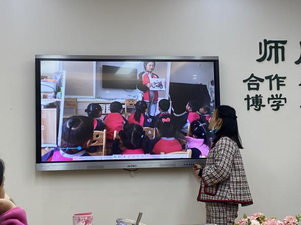 新闻稿幼儿园一日生活组织与管理_html_2bccae9e.jpg