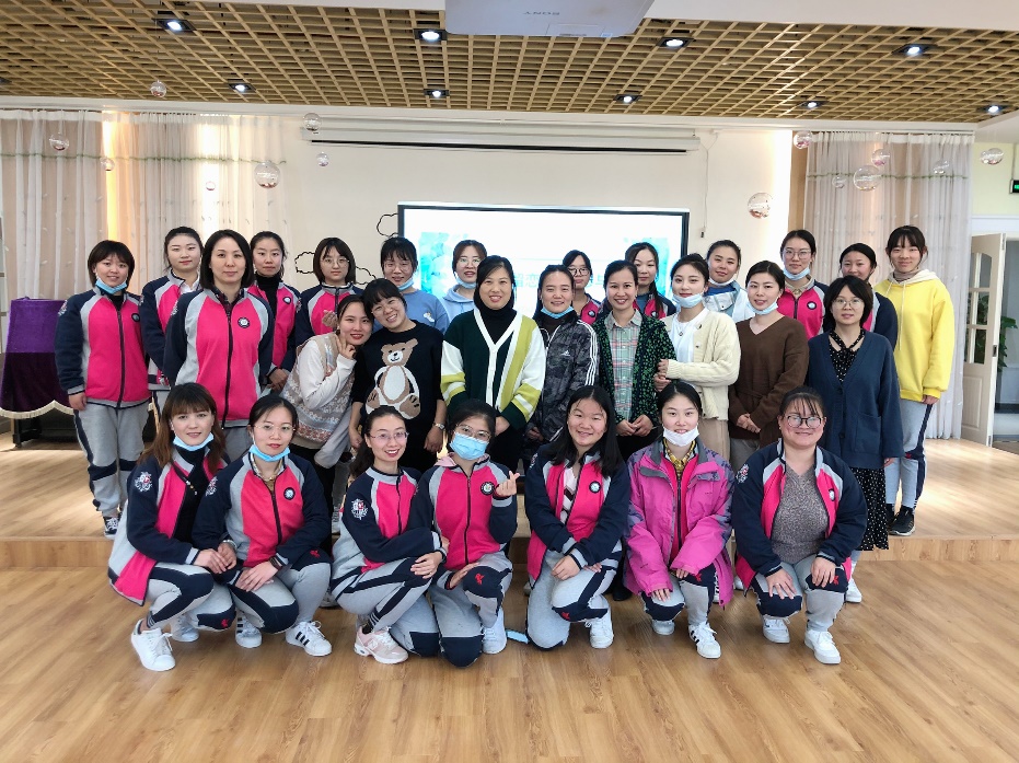 师徒结对报道修改后_html_4394242a.jpg