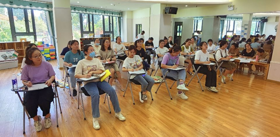 师德为先  砥砺前行——师德师风专题会议 陈丹琴2021.9.15_html_m6786a580.jpg