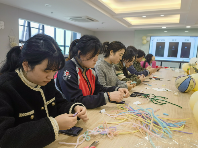 【生命迈幼·工会活动】三月与你，皆为春天——嘉誉山分园关爱职工活动_html_m5b4a9397.png
