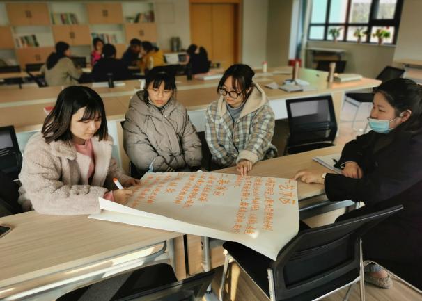 202112.9【生命迈幼·教学动态】“戏”动童年 “域”见美好_html_m6df0b058.jpg