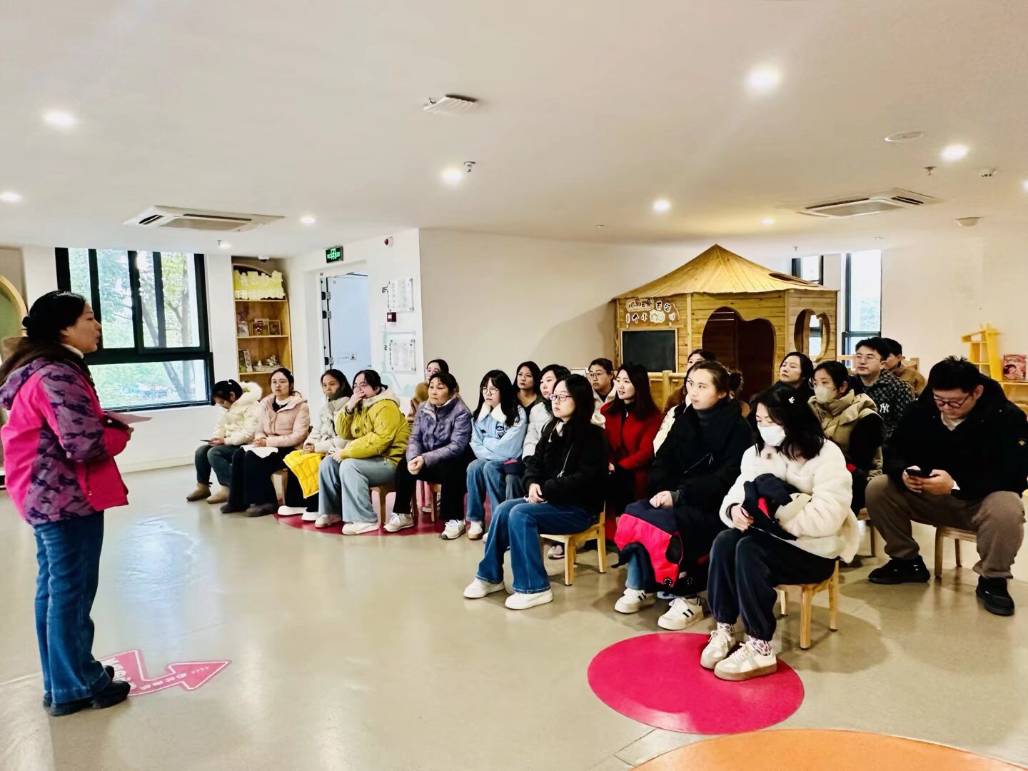 定稿【生命迈幼·教学动态】以爱为桥 见证绽放——记迈幼嘉誉山分园家长半日开放活动_html_m788aaac2.jpg