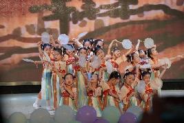 20230615燕幼中心园文艺汇演暨大班毕业典礼_html_1e4c3a82.jpg