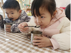 20250103【生活燕幼·园区动态】“节气食光里，共育润童行”——舌尖上的节气之小寒_html_m3d8e75a7.png