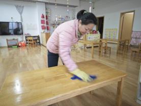 20240228二月榜样教师在身边_html_4312f9bd.jpg
