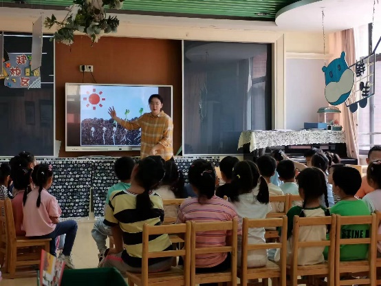20220930【教研组活动】新城园区：“魅力诗歌  多彩教学”——语言教研组集体教学观摩活动_html_3c5ea89a.jpg