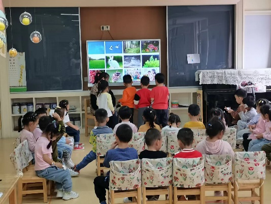 20220930【教研组活动】新城园区：“魅力诗歌  多彩教学”——语言教研组集体教学观摩活动_html_3c7521fe.jpg