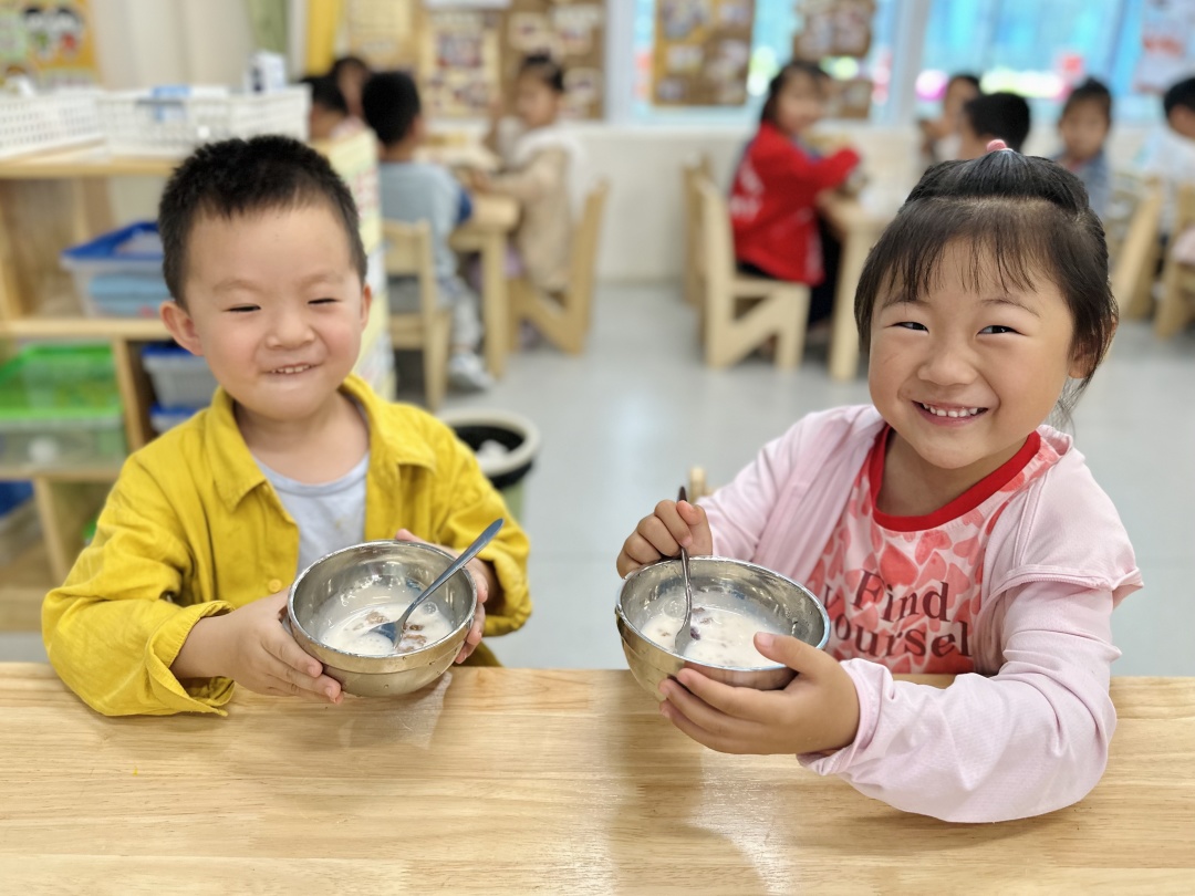 20230606【生活燕幼·园区动态】燕鸣苑分园：风吹麦浪 蝉鸣夏忙——舌尖上的节气之芒种_html_6d4021d2.jpg