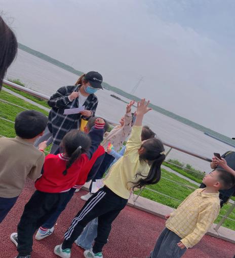 20210429  新城大班社区活动新闻(1)_html_e3322ab.jpg