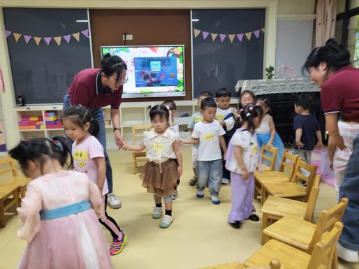 2023.8.30小班新生适应活动_html_3f4da1c9.jpg