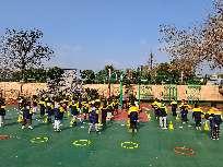 20250306【生活燕幼·年级组动态】燕幼中心园：小学初体验，衔接零距离——大班年级组参观小学活动_html_m76c9c6c9.jpg