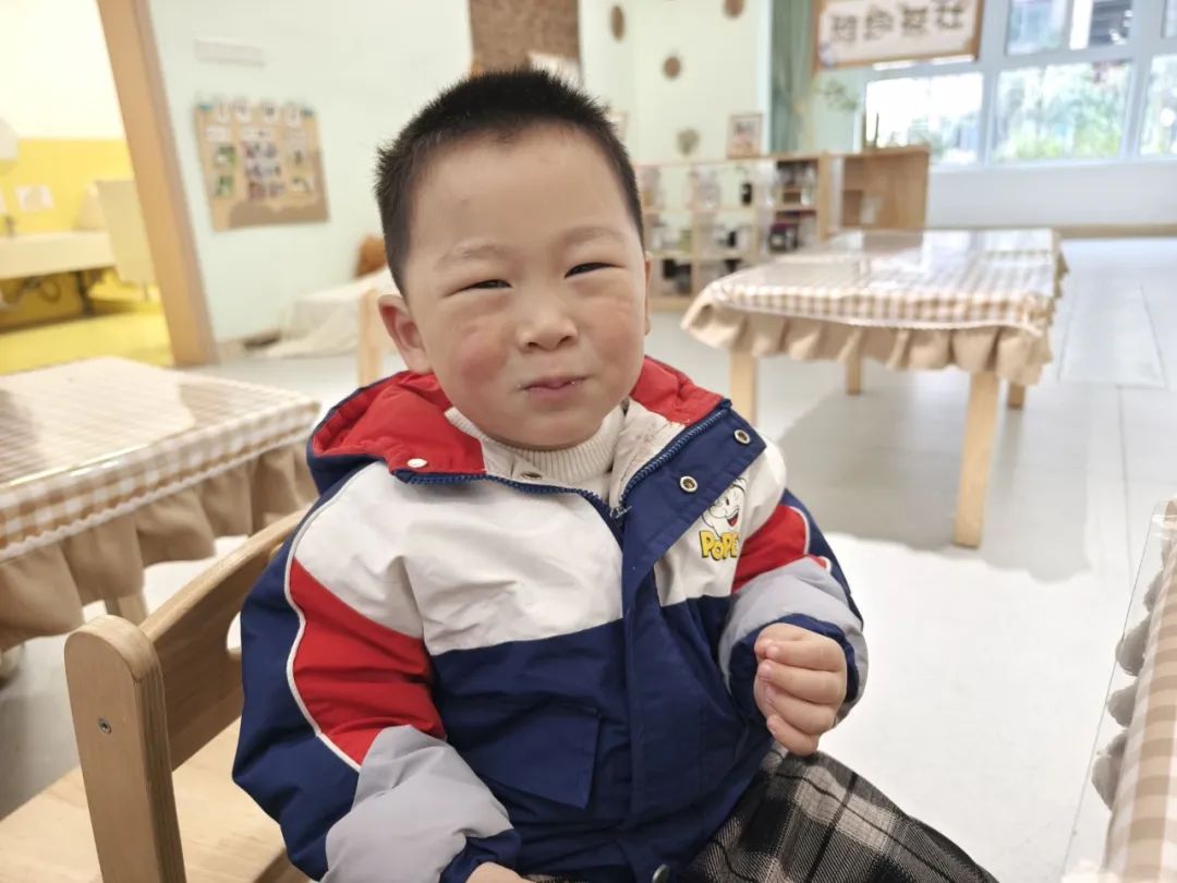20250304【生活燕幼·园区动态】燕鸣苑分园：“蛰逢春动，饼香悦节”——舌尖上的节气之惊蛰_html_m11ac59a7.jpg