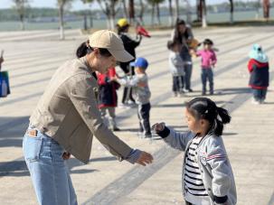(已瘦身)20250414【生活燕幼·园区动态】新城分园：小桃子行知研学——春日里的成长之旅_html_63cc8af4.jpg