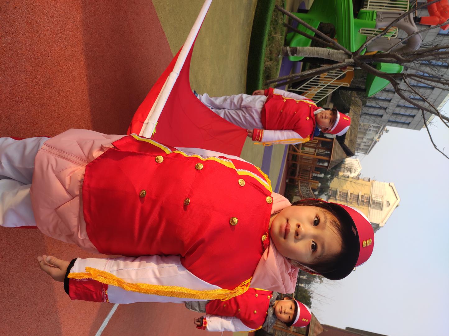 20201228 大三班升旗_html_32e8ab36.jpg