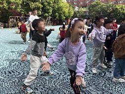 【生活燕幼·年级组动态】燕幼中心园：“快乐体智能，健康好体魄”---中班年级组社区活动_html_m43ce338.jpg
