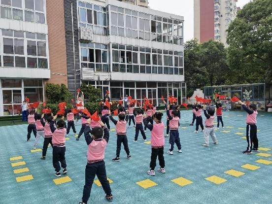 20220513祥和园区幼儿早操评比活动_html_78dfee4b.jpg