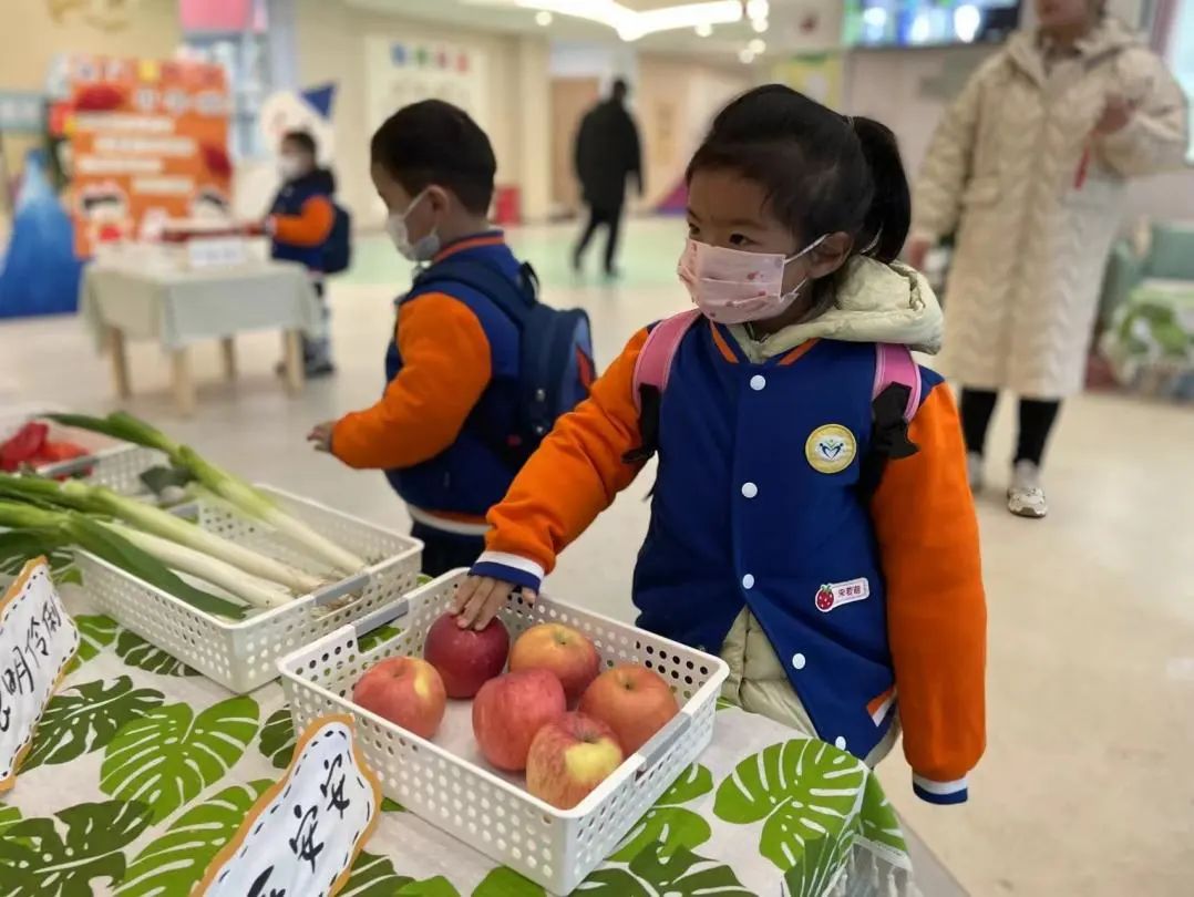 20230206【生活燕幼&middot;园区动态】燕鸣苑分园：“春暖花开 萌兔归来”——新学期开学记_html_2e4aeed7.jpg