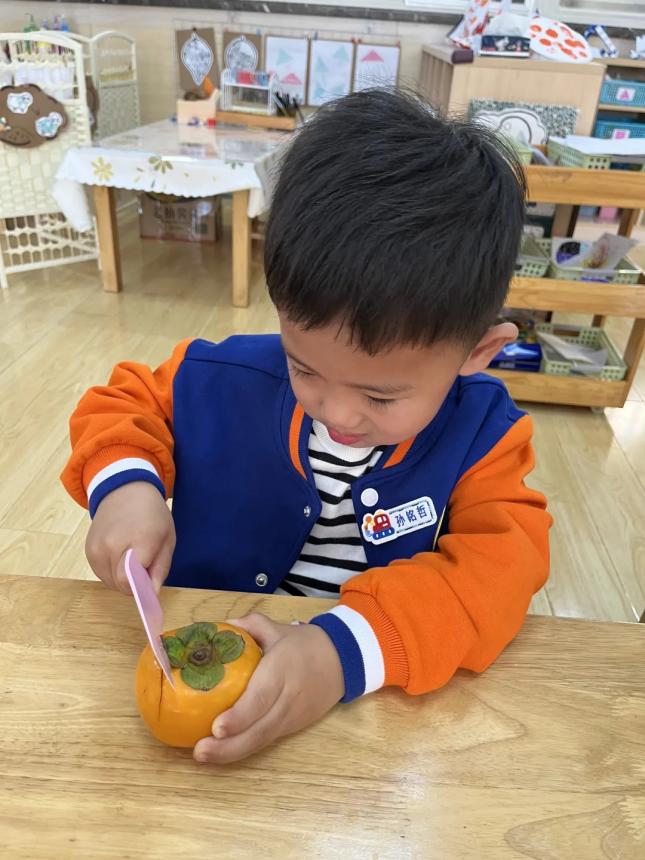 【生活燕幼·园区动态】下庙分园：“时逢霜降至，童趣满深秋”——霜降节气活动_html_m6bc9772f.jpg