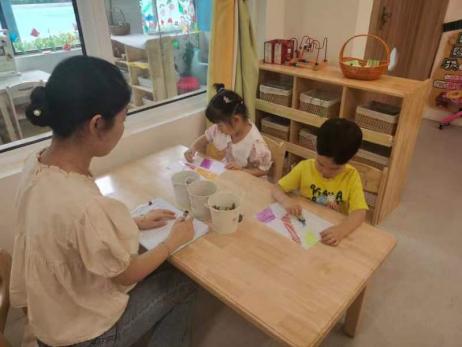 20240621【生活燕幼·园区动态】童年不同样 趣评见成长——幼儿园期末评估活动_html_39f7f1a3.jpg