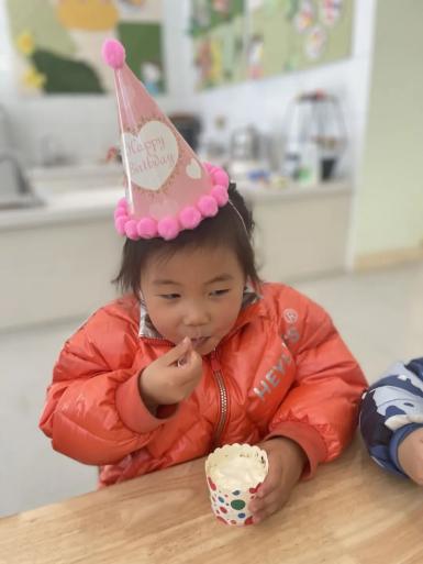 20230303【生活燕幼·园区动态】燕鸣苑分园：烂漫春日 邂逅成长——记三月“小桃子”集体生日会_html_m3e8a5c3b.jpg