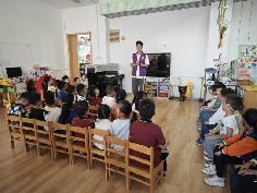 20231101大学生志愿者走进燕子矶幼儿园_html_m43c671c5.jpg