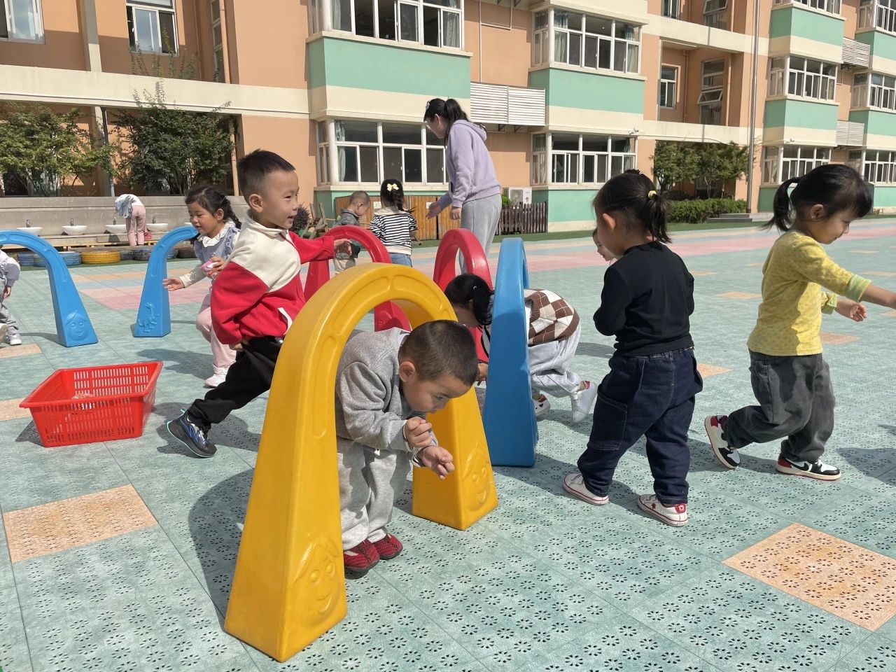 20231019 【生活燕幼 教研组活动】下庙分园：悦享体育 以研促教_html_f2ae23.jpg