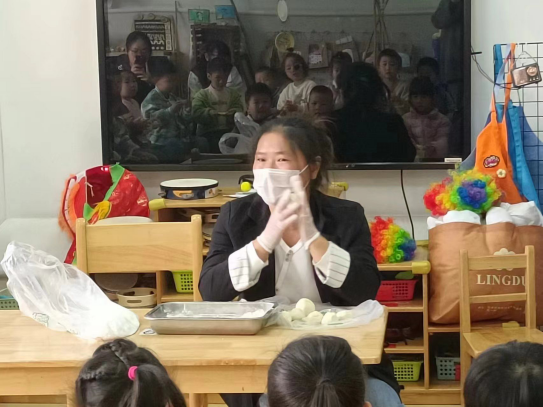 【生活燕幼·年级组动态】下庙分园：“家园互动，携手并进”——中班年级组家长资源团活动_html_m3859ca7b.png