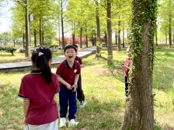 20250408 【生活燕幼·园区动态】燕鸣苑分园：“不负春光，趣享成长”——春游活动_html_2d1996b6.jpg