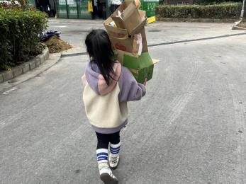 20250509【生活燕幼·园区动态】燕鸣苑分园：“‘劳’有所为 马上行‘动’”——劳动节活动_html_7b0a6b0c.jpg