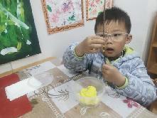 【生活燕幼·教研组动态】燕幼中心园“游戏促发展，教研共成长”——美术教研组区域游戏开放活动_html_m7b8ef97c.jpg