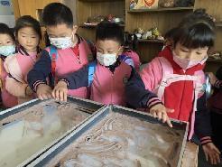 【生活燕幼·年级组动态】燕幼中心园“小学初体验，衔接零距离”——大班社区活动参观小学_html_460e7aea.jpg