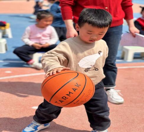 20230411新城中班年级组运动会新闻_html_381225e5.jpg