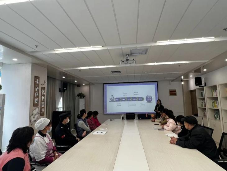 20230330【生活燕幼·安全第一】燕鸣苑分园：关爱生命，“救”在身边——幼儿园急救及教职工健康培训_html_m5c38c3b2.jpg