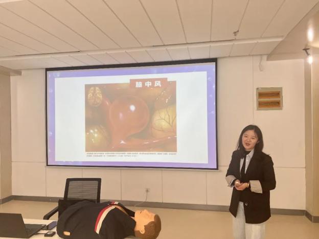 20230330【生活燕幼·安全第一】燕鸣苑分园：关爱生命，“救”在身边——幼儿园急救及教职工健康培训_html_m6219afd3.jpg
