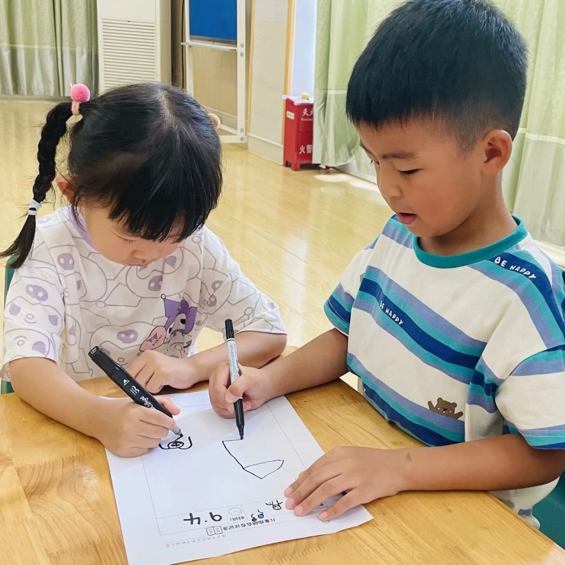 【生活燕幼·园区动态】下庙分园：“帮助弟弟妹妹”——新学期第一次儿童陶研会_html_m15269eb2.jpg