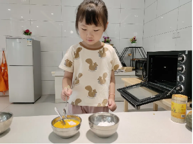 20240927【生活燕幼&middot;园区动态】萌娃庆生，童趣飞扬——九月“小桃子”集体生日会_html_m66d84877.png