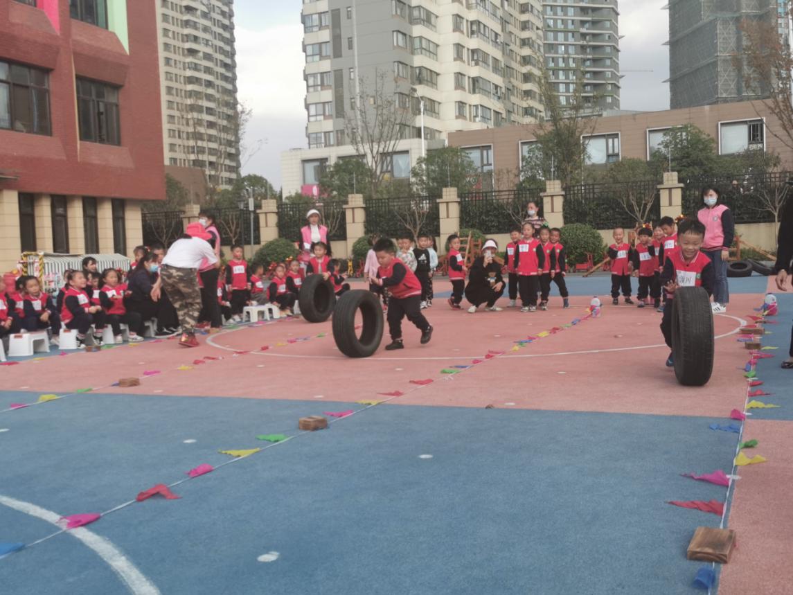 20201118【年级组动态】新城园区中班年级组运动会_html_18956da0.jpg