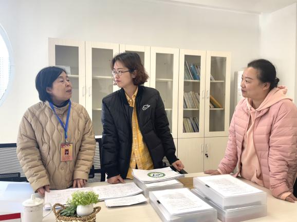 20231114【生活燕幼·园区动态】“督导检查促提升，食品安全记心间”——11月食品安全专项督导检查_html_2862eaad.jpg