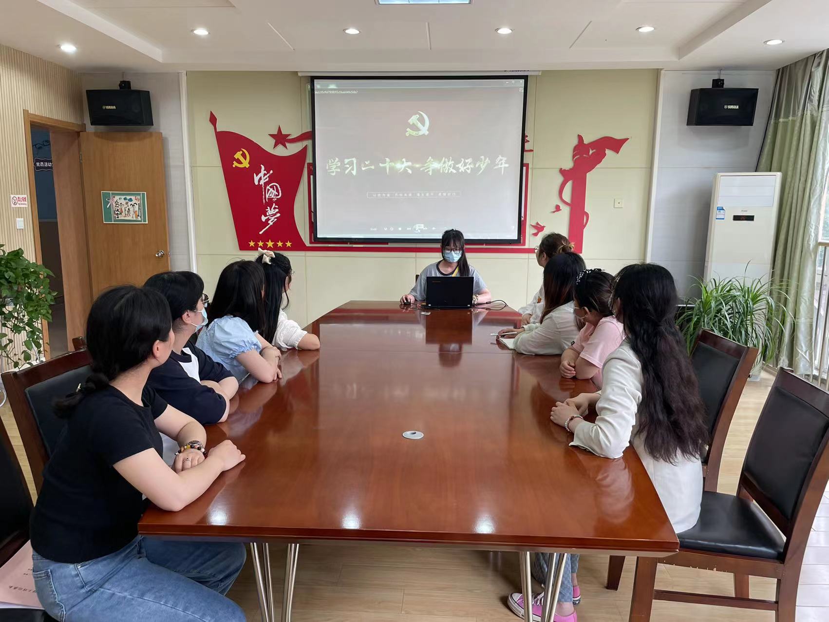 20230518【生活燕幼·团支部动态】下庙分园：“弘扬五四精神，担当时代使命”——团员主题团课_html_772f99de.jpg
