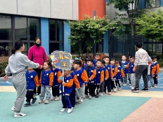 20230428 【生活燕幼·园区动态】燕鸣苑分园：我健康 我运动 我快乐——小班春季运动会活动_html_m4fade9f2.jpg