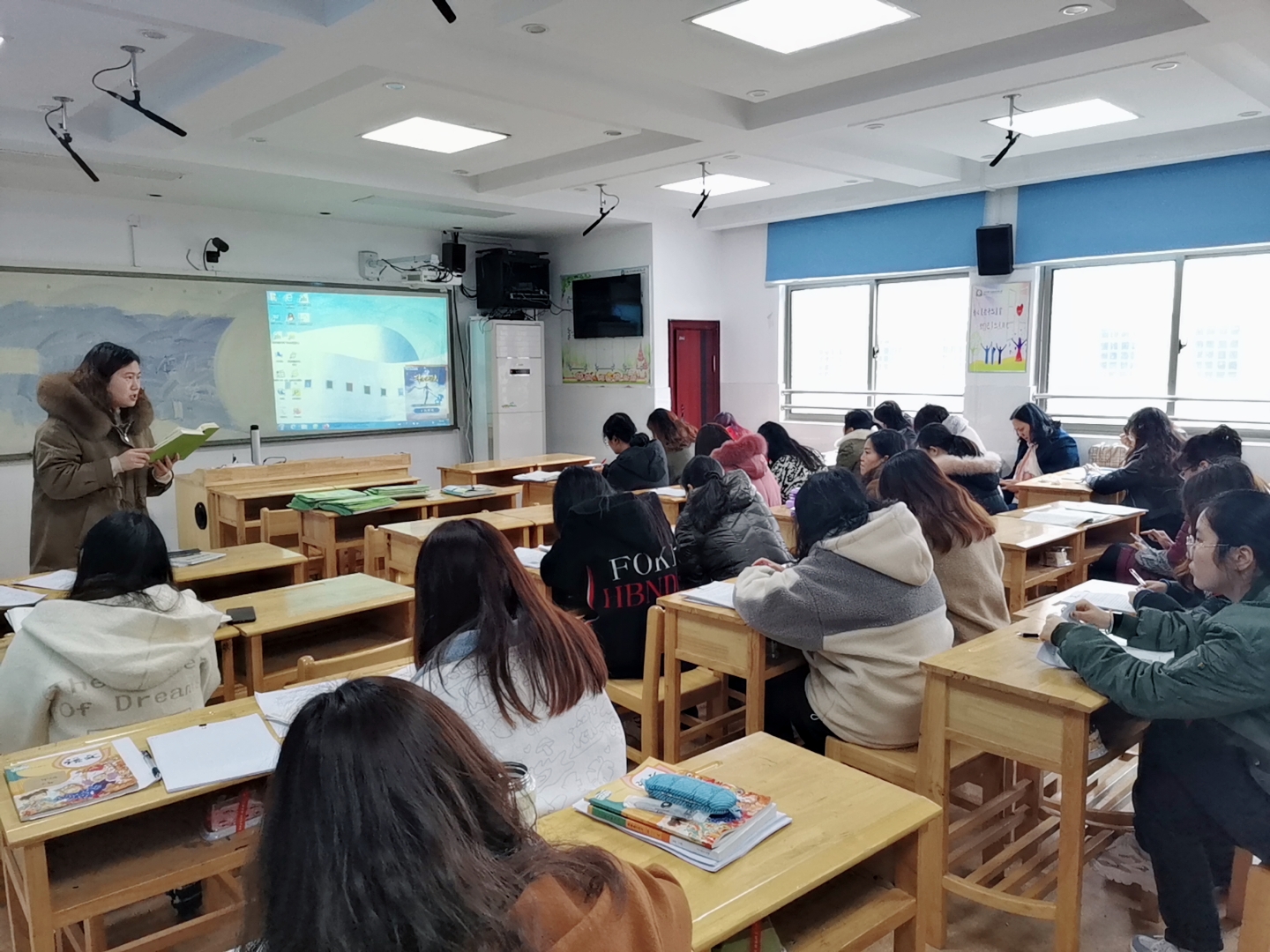 春风拂面暖，教研花绽放_html_4ea720f8.jpg