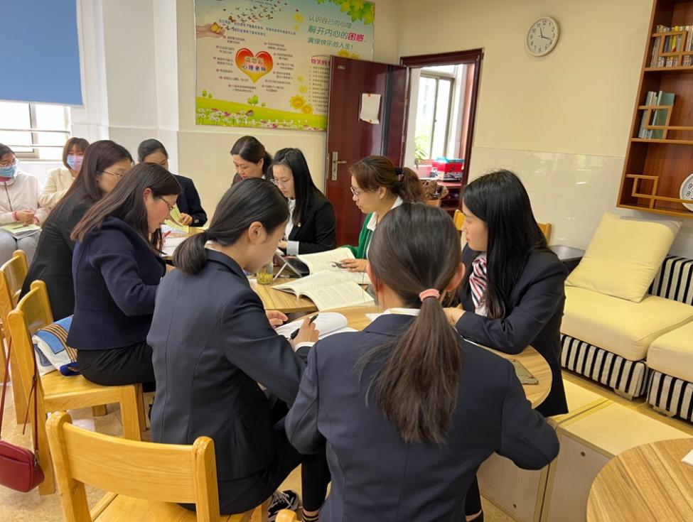 用爱启智 逐光前行——印丽萍_html_66fa17c4.jpg