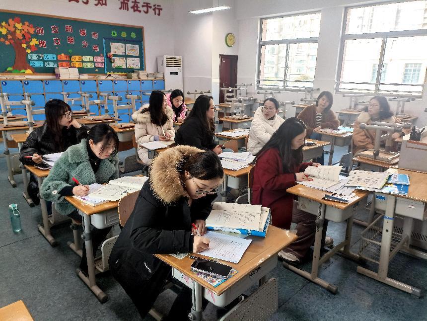 2.4【养正颐小•教学】向春而行 励精“兔”治_html_m74db352.jpg
